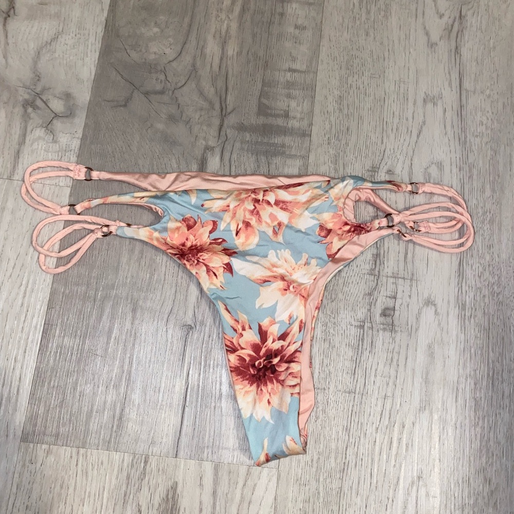 Frankie’s Bikinis